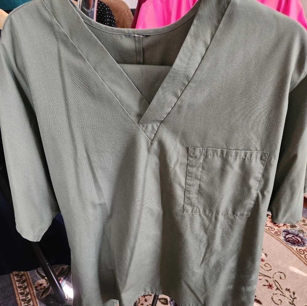 Cherokee Scrub Top